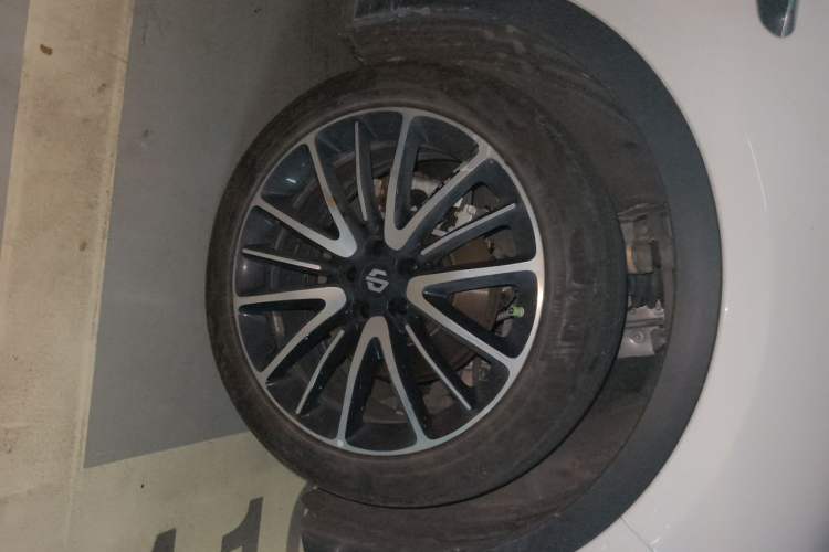 Used Leapmotor C11 2021 Deluxe Edition Right Front Wheel Hub