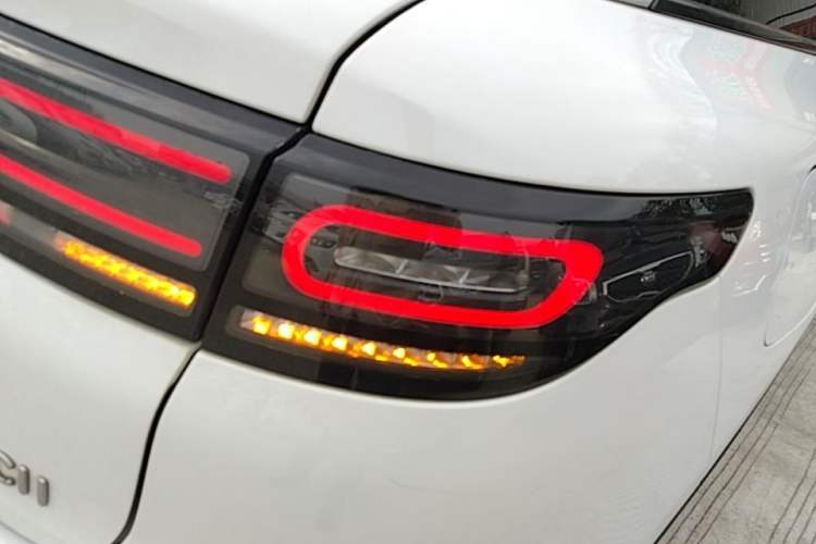 Used Leapmotor C11 2021 Luxury Edition Right Rear Taillight