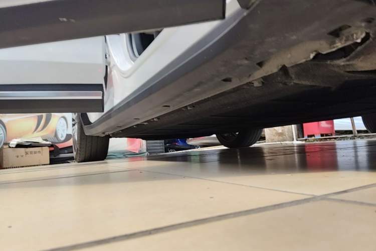 Used Leapmotor C11 2021 Deluxe Edition Right Side Sill