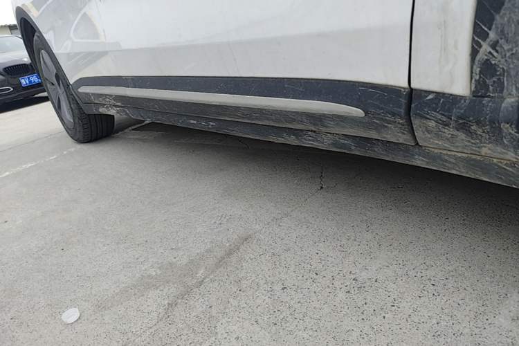Used Leapmotor C11 2021 Luxury Edition Right Side Sill