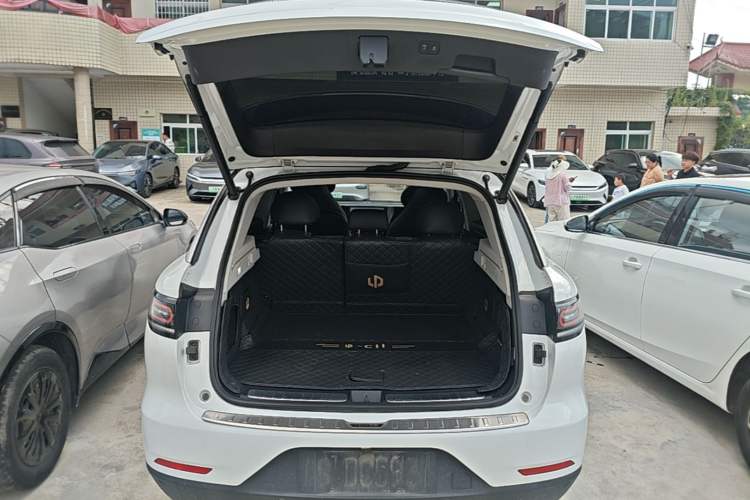 Used Leapmotor C11 2021 Revised Version Luxury Edition Trunk