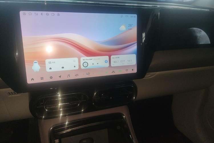 Used Leapmotor C11 2023 Range-Extended 285 Smart Enjoyment Edition Audio And AC Panel