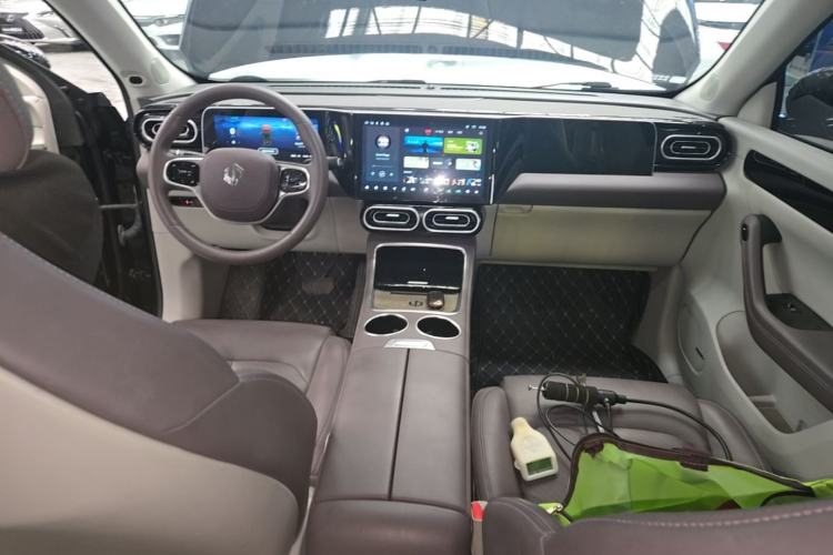 Used Leapmotor C11 2023 Range-Extended 180 Comfort Edition Center Console