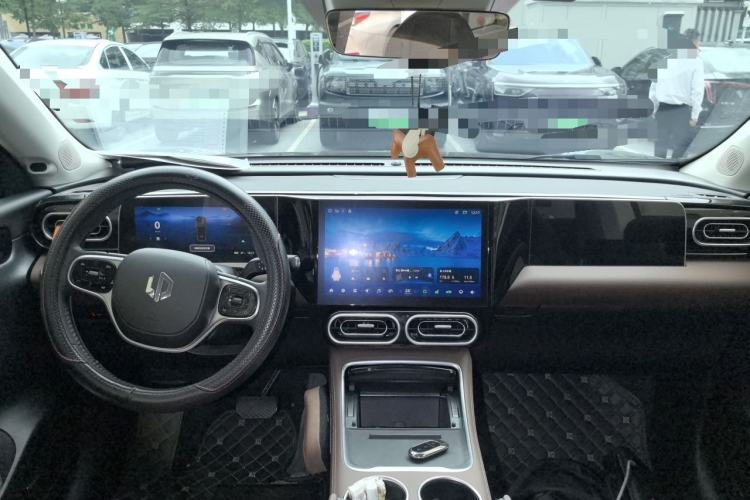 Used Leapmotor C11 2023 Range-Extended 200 Comfort Edition Center Console