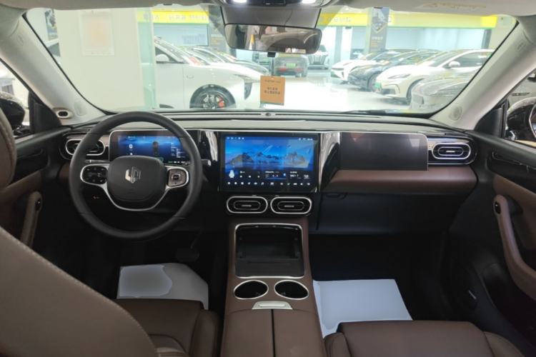 Used Leapmotor C11 2023 Range-Extended 200 Comfort Edition Center Console