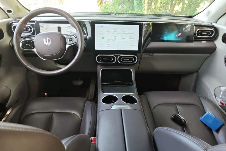 Used Leapmotor C11 2023 Range-Extended 300 Comfort Edition Center Console