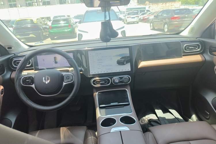 Used Leapmotor C11 2023 Pure Electric 500 Comfort Edition Center Console
