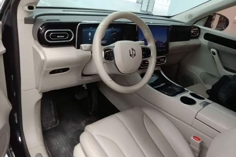 Used Leapmotor C11 2023 Pure Electric 500 Comfort Edition Center Console