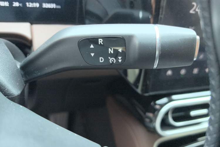 Used Leapmotor C11 2023 Range-Extended 200 Comfort Edition Gear Lever