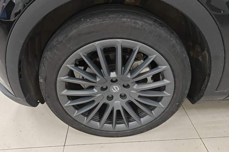 Used Leapmotor C11 2023 Pure Electric 500 Smart Edition Left Front Wheel Hub