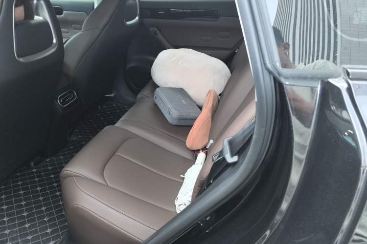 Used Leapmotor C11 2023 Range-Extended 200 Comfort Edition Left Rear Seat