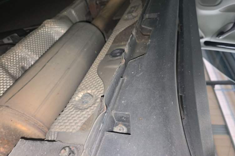 Used Leapmotor C11 2023 Range-Extended 180 Comfort Edition Left Side Sill