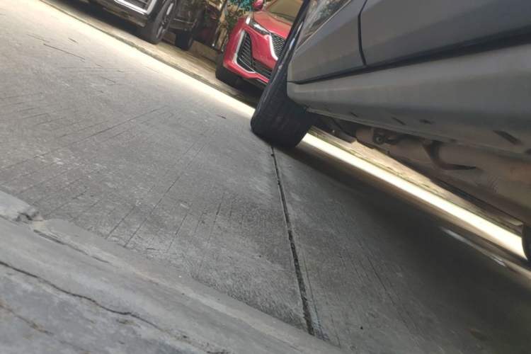Used Leapmotor C11 2023 Range-Extended 180 Comfort Edition Left Side Sill