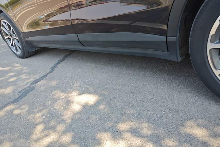 Used Leapmotor C11 2023 Range-Extended 180 Comfort Edition Left Side Sill