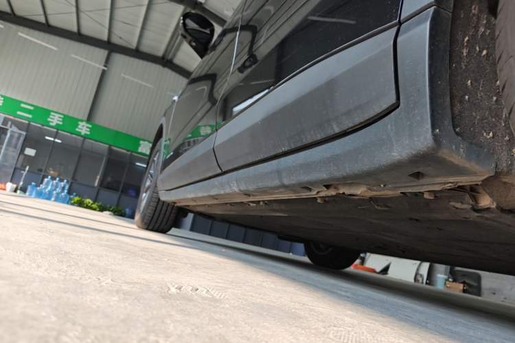 Used Leapmotor C11 2023 Pure Electric 500 Comfort Edition Left Side Sill
