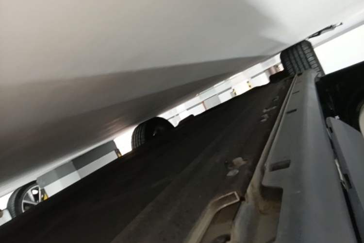 Used Leapmotor C11 2023 Pure Electric 500 Comfort Edition Left Side Sill