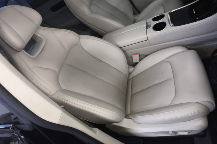 Used Leapmotor C11 2023 Range-Extended 180 Comfort Edition Right Front Seat