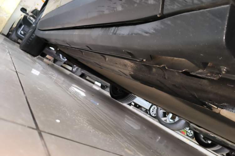 Used Leapmotor C11 2023 Range-Extended 180 Comfort Edition Right Side Sill