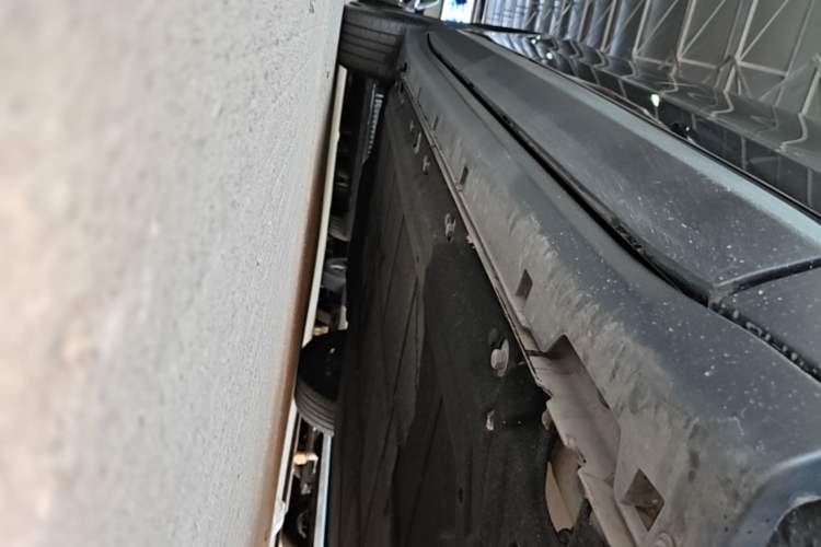 Used Leapmotor C11 2023 Pure Electric 500 Comfort Edition Right Side Sill