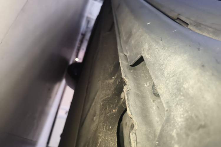 Used Leapmotor C11 2023 Range-Extended 180 Comfort Edition Right Side Sill