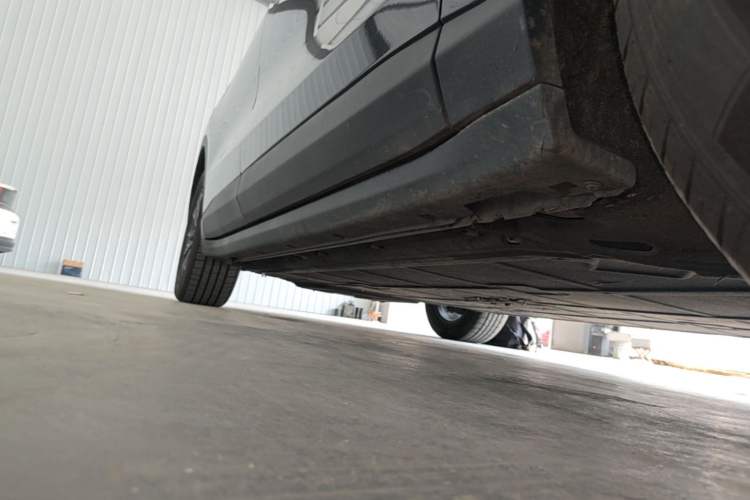 Used Leapmotor C11 2023 Pure Electric 500 Comfort Edition Right Side Sill