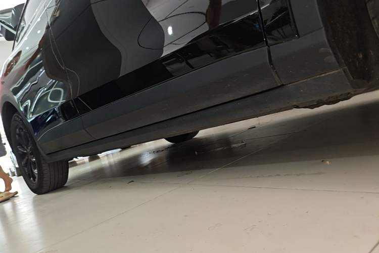 Used Leapmotor C11 2023 Range-Extended 200 Comfort Edition Right Side Sill