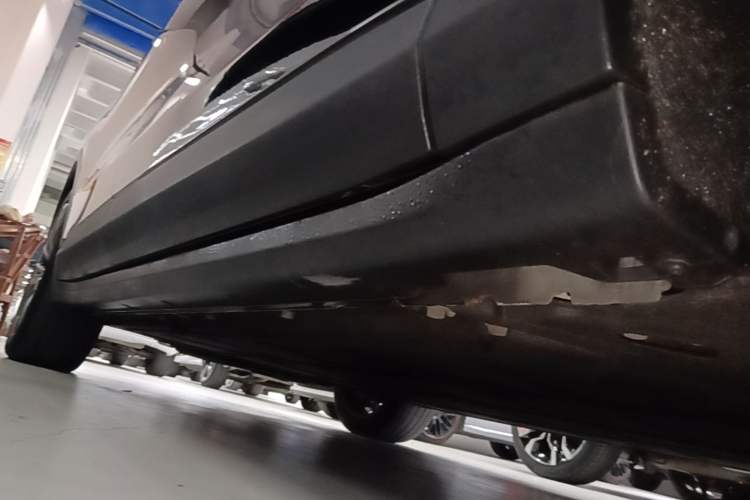 Used Leapmotor C11 2023 Pure Electric 500 Comfort Edition Right Side Sill