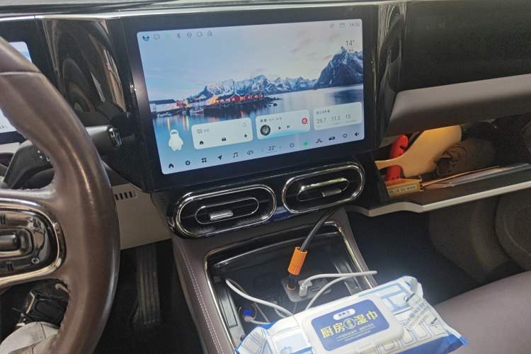 Used Leapmotor C11 2023 Range-Extended 285 Smart Enjoyment Edition Audio And AC Panel