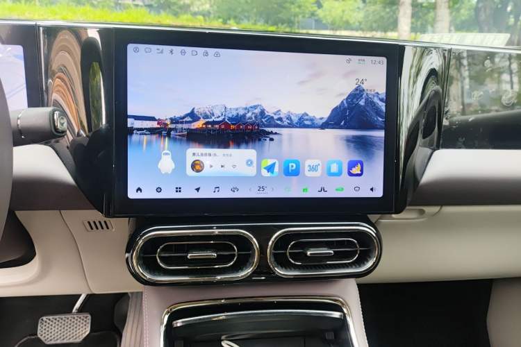 Used Leapmotor C11 2023 Range-Extended 300 Smart Enjoyment Edition Audio And AC Panel