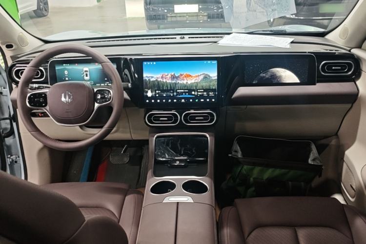 Used Leapmotor C11 2023 Range-Extended 200 Comfort Edition Center Console