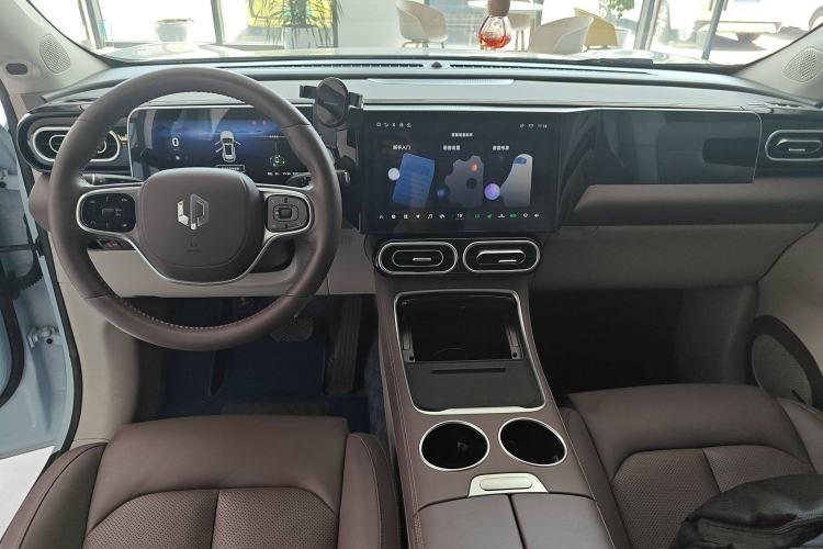 Used Leapmotor C11 2023 Range-Extended 300 Comfort Edition Center Console