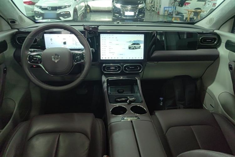 Used Leapmotor C11 2023 Range-Extended 285 Smart Enjoyment Edition Center Console