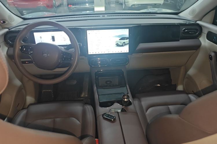 Used Leapmotor C11 2023 Pure Electric 500 Smart Edition Center Console