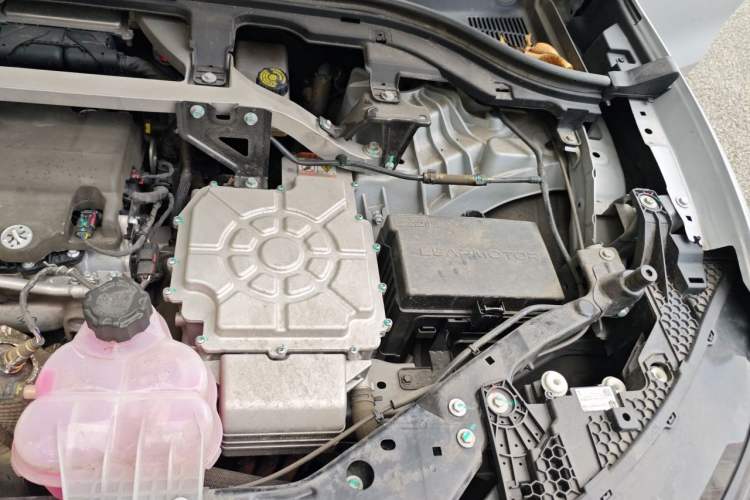 Used Leapmotor C11 2023 Extended-Range 285 Comfort Edition Engine Bay Left