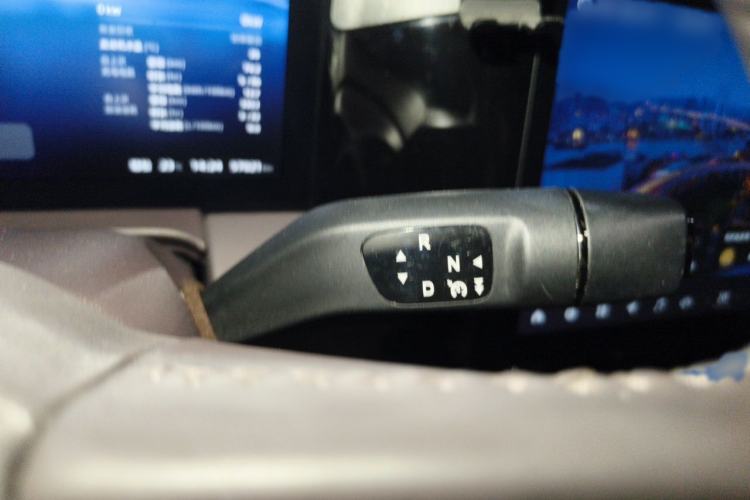 Used Leapmotor C11 2023 Range-Extended 285 Smart Enjoyment Edition Gear Lever