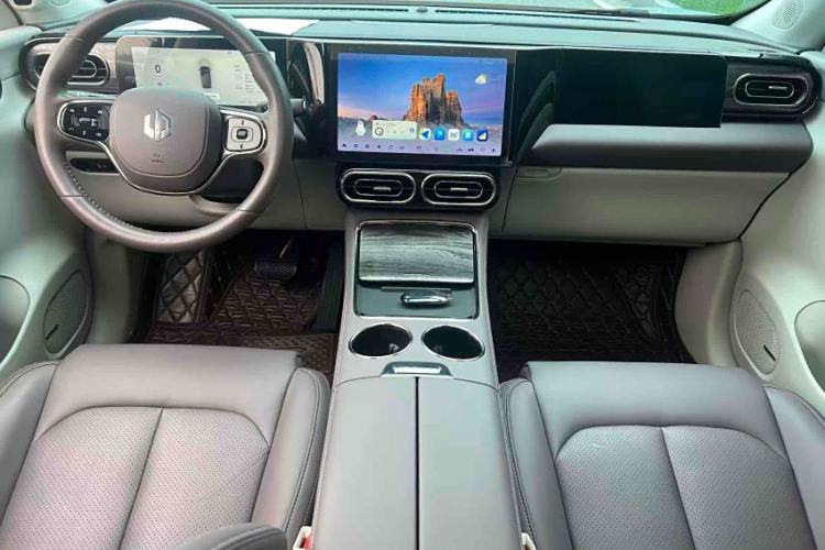 Used Leapmotor C11 2023 Range-Extended 300 Smart Enjoyment Edition Interior 1