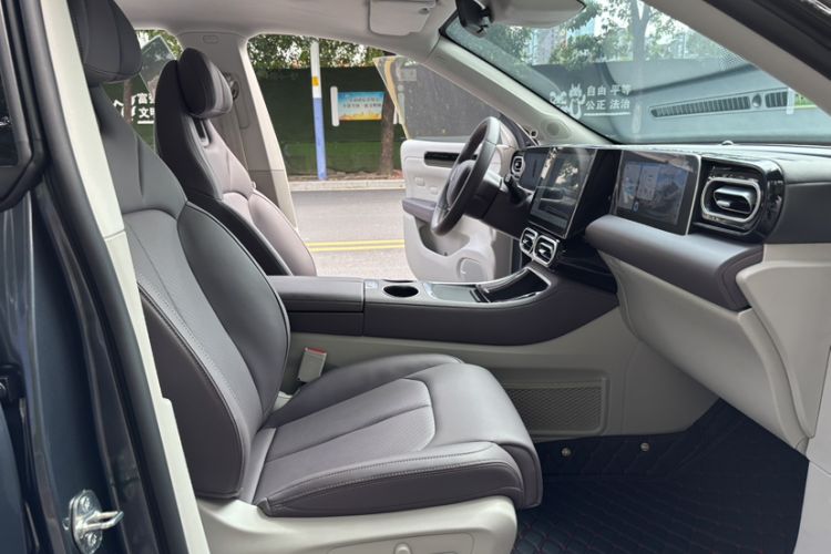 Used Leapmotor C11 2023 Extended-Range 285 Comfort Edition Interior 13