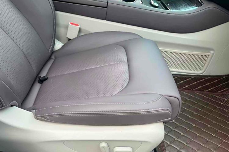 Used Leapmotor C11 2023 Range-Extended 300 Smart Enjoyment Edition Interior 13
