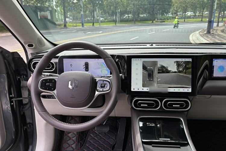 Used Leapmotor C11 2023 Extended-Range 285 Comfort Edition Interior 8