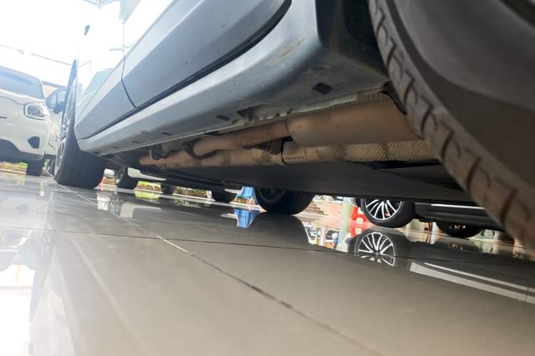 Used Leapmotor C11 2023 Extended-Range 285 Comfort Edition Left Side Sill