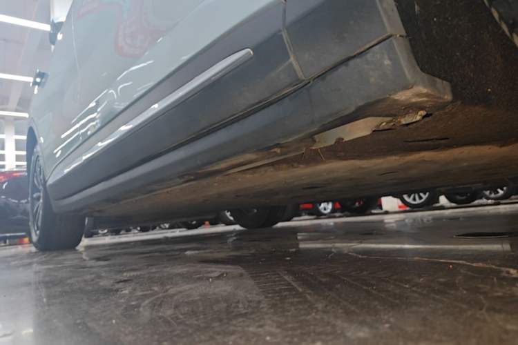 Used Leapmotor C11 2023 Pure Electric 500 Smart Edition Right Side Sill