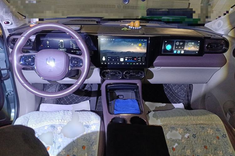 Used Leapmotor C11 2023 Range-Extended 285 Smart Enjoyment Edition Center Console