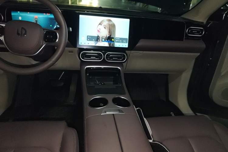 Used Leapmotor C11 2023 Range-Extended 200 Comfort Edition Audio And AC Panel