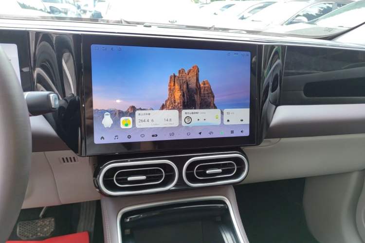 Used Leapmotor C11 2023 Range-Extended 180 Comfort Edition Audio And AC Panel