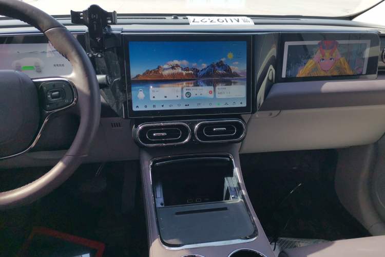 Used Leapmotor C11 2023 Range-Extended 300 Smart Enjoyment Edition Audio And AC Panel