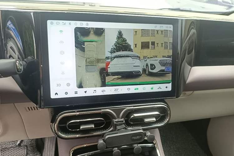 Used Leapmotor C11 2023 Range-Extended 285 Smart Enjoyment Edition Audio And AC Panel