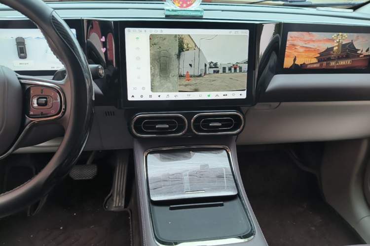 Used Leapmotor C11 2023 Range-Extended 285 Smart Enjoyment Edition Audio And AC Panel