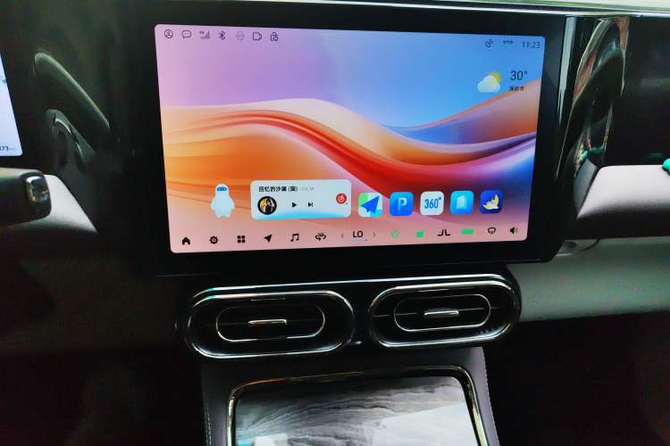Used Leapmotor C11 2023 Range-Extended 300 Smart Enjoyment Edition Audio And AC Panel