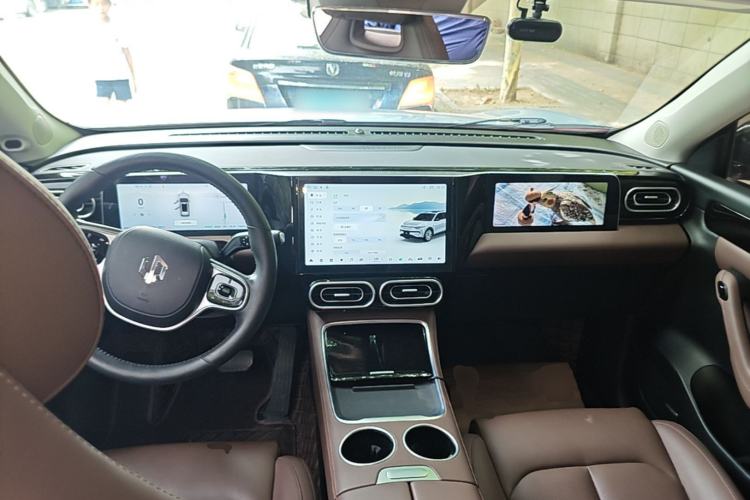 Used Leapmotor C11 2023 Range-Extended 180 Comfort Edition Center Console