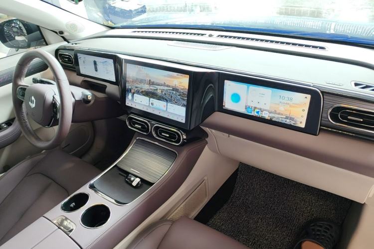 Used Leapmotor C11 2023 Pure Electric 500 Smart Edition Center Console